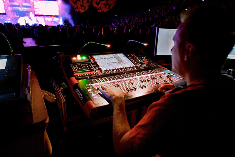 Geoff Hidden mixing “Fluffy” on the new DiGiCo SD9