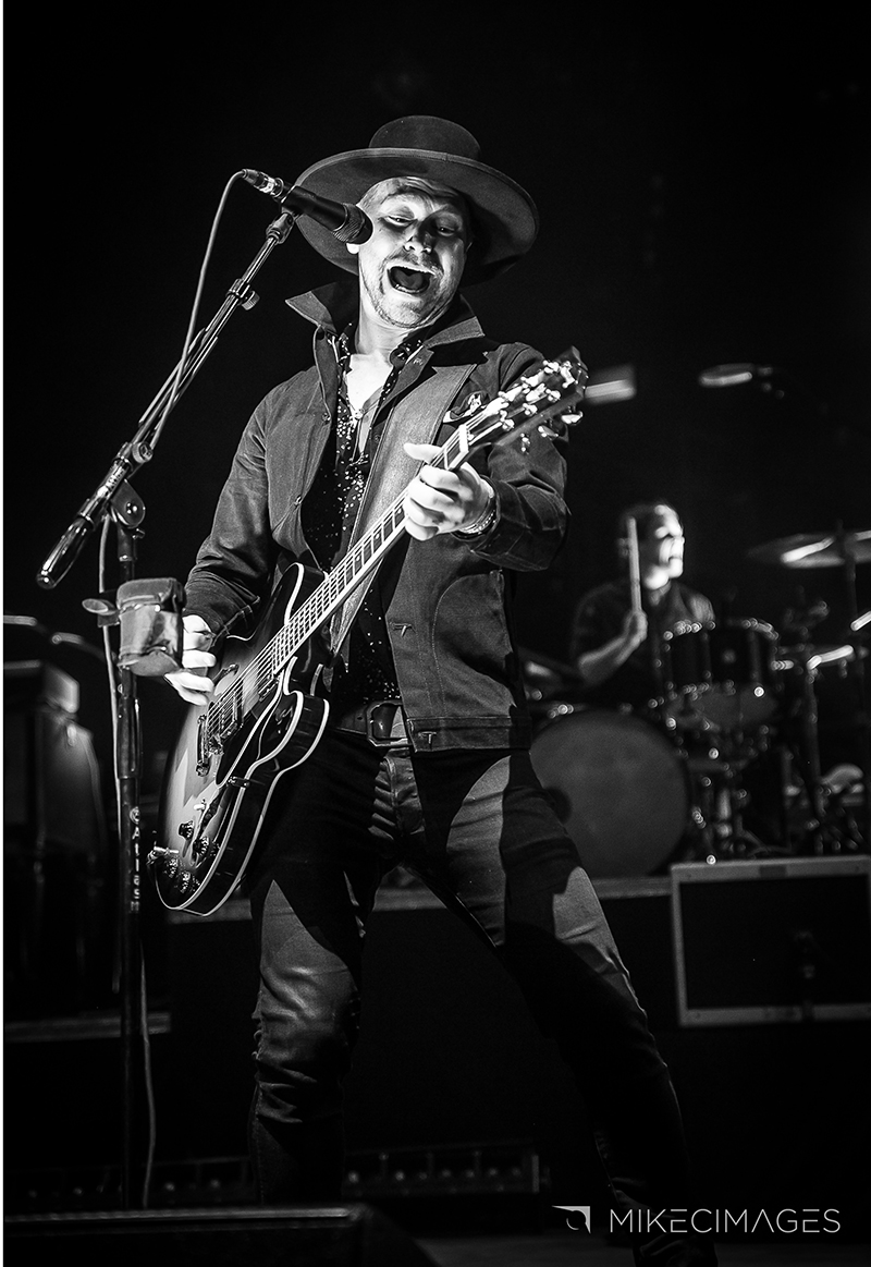 (c) Mike C Images