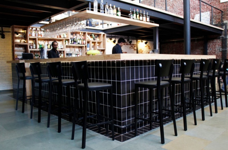 The challenge was to ensure the system did not include ground stacking or bulky speakers which would cause visual disruption, yet be sleek and hidden to maintain Café Zoe’s unique aesthetics. 