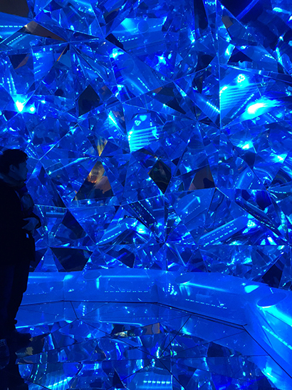 ‘Light Origami’ is a collaborative installation from Japanese artists Masakazu Shirane and Saya Miyazaki, Kiwi Reuben Young, Australian composer Inge Liljestrom and the engineering team from consultancy firm Arup.