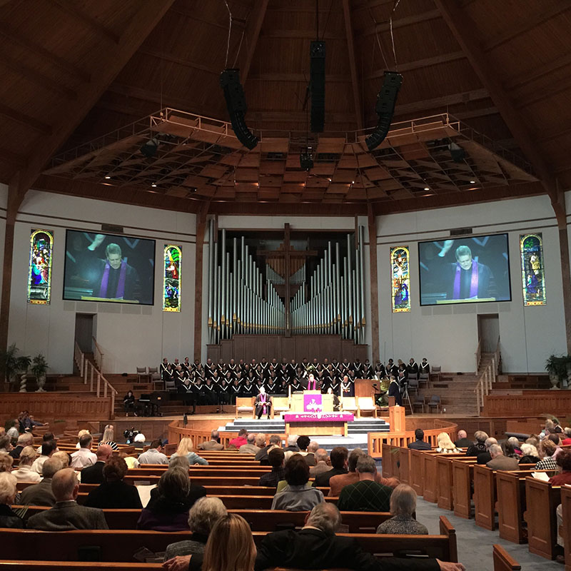 Roswell United Methodist wanted to maintain the natural acoustics within its worship sanctuary, which led to the decision to install Martin Audio's MLA Mini System