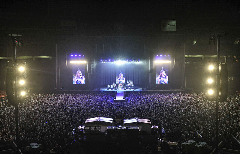 Dave Grohl amidst a sea of Foo Fighters fans in his hometown of Washington D.C. on the Fourth of July (c) Andy Tennille