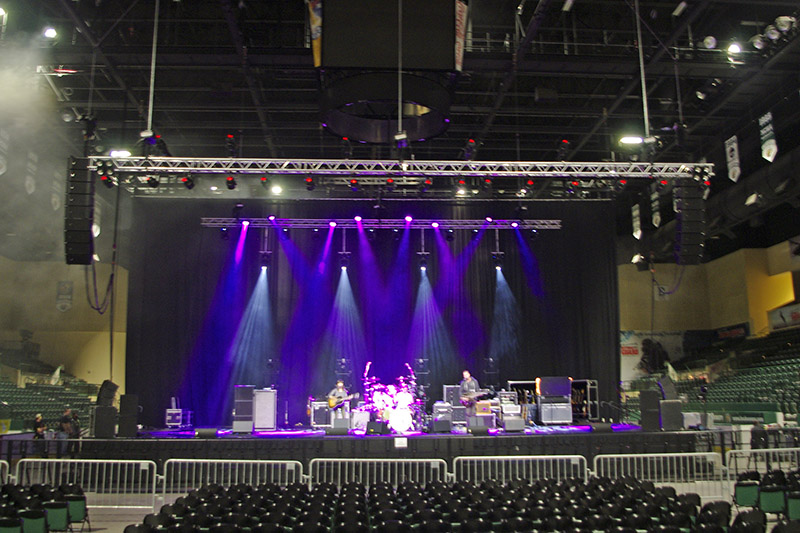 O.A.R. Performs with Electro-Voice X2 Line Array Systemnce