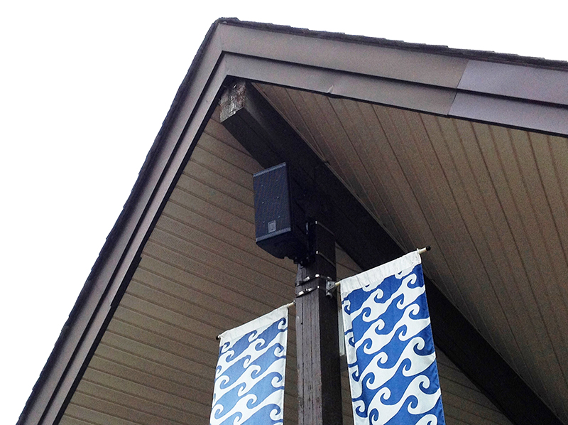 A single 208CIM direct weather loudspeaker from One Systems blankets the entire Summit Family Aquatic Center.