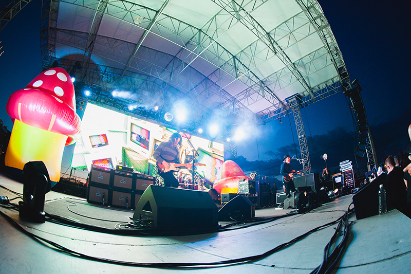 Pro Media/UltraSound of Martinez, CA has been supporting the North American tour for the band Primus with a Meyer Sound LYON system.