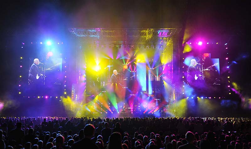 Billy Joel tour photo by Steve Jennings