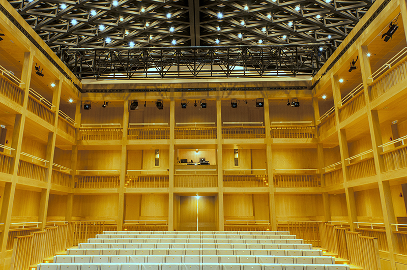  An adaptable auditorium permits various stage configurations: a proscenium arch, or, more typical of the era, in-the-round; and with the only retractable theatre roof in the world, the venue can also transform into a traditional open air environment.