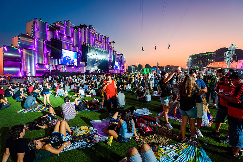 Gabisom Supports 2015 Rock in Rio Festival in Brazil « FOH | Front of ...