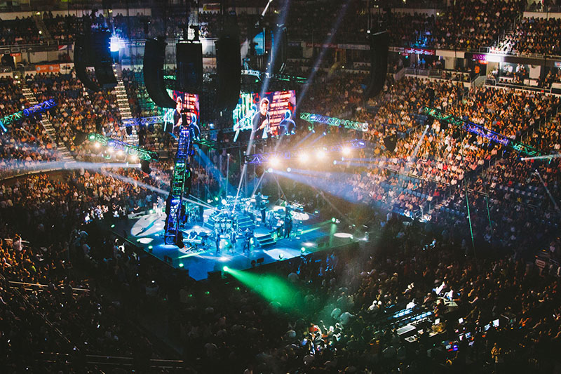 Marc Anthony performing to a packed house in Puerto Rico