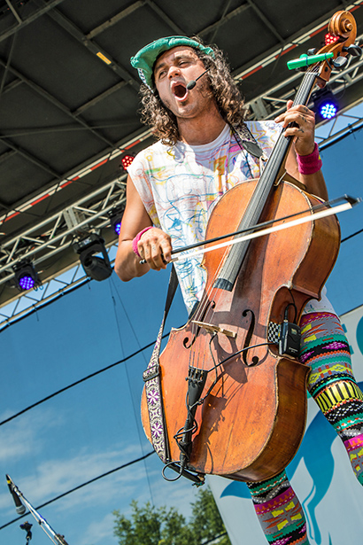 Avant Garde Cellist Rushad Eggleston Uses Countryman’s ISOMAX Headset