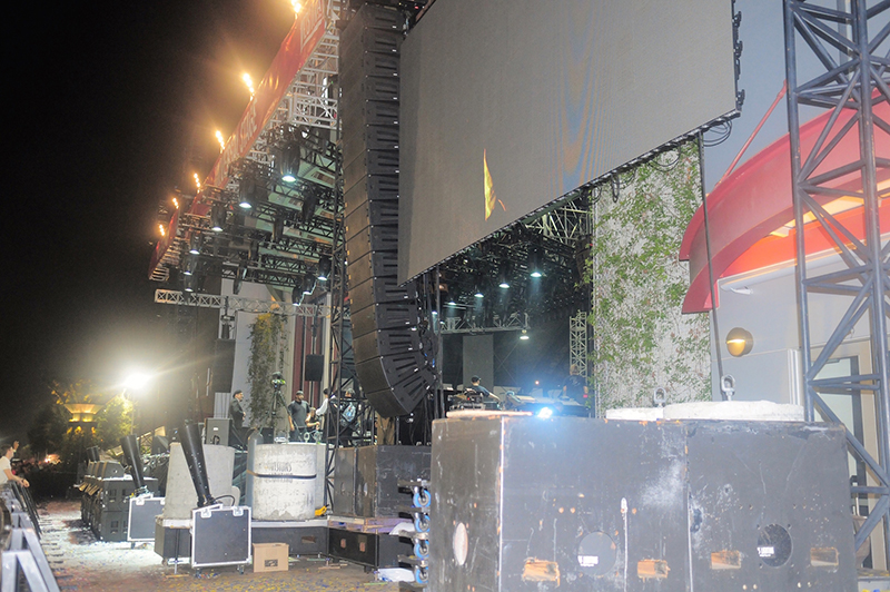 L Festival Main Stage Uses Martin Audio MLA System from 3G