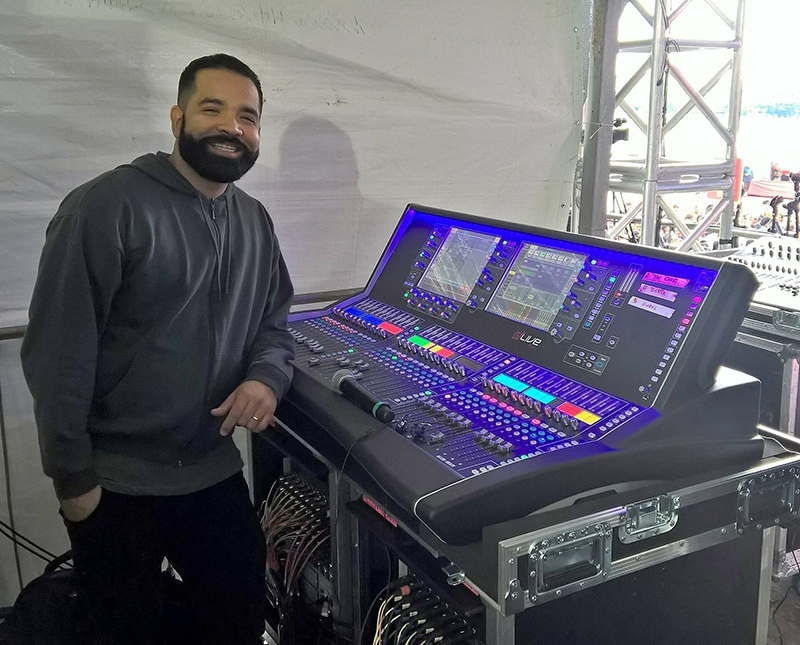 Allen & Heath’s new dLive mixing system managed FOH, monitors and broadcast for a 30,000 capacity festival held in Sao Paulo, Brazil. Pictured here is the dLive at Monitors with engineer Douglas 'Barba.' 