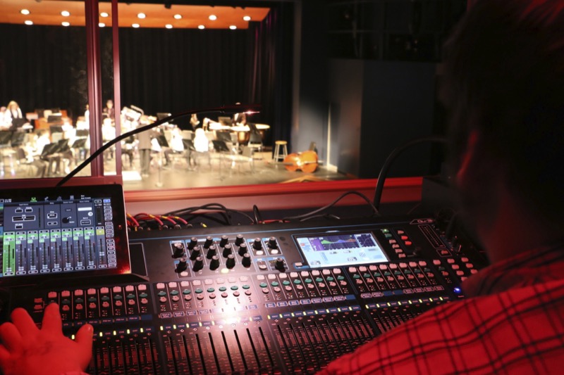 Allen & Heaths' Qu 32 Supports Deer Park Highschool's Broadcast Technology Education Program While Mixing Live Events. QU