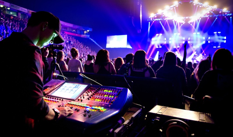 All Time Low FOH Engineer Phil Gornell with Midas Pro2 Photo by Shirlaine Forrest