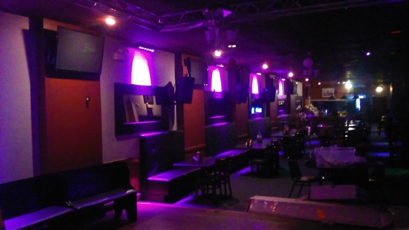 Red Star Cocktail Lounge
