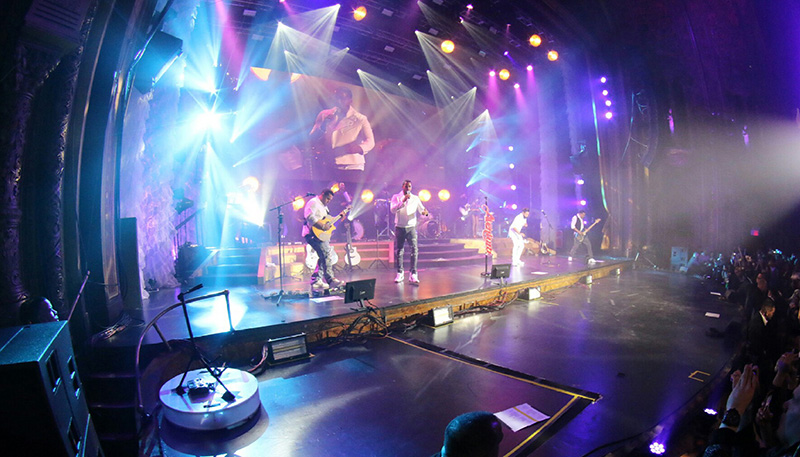 Aventura photo by Manuel Ortiz