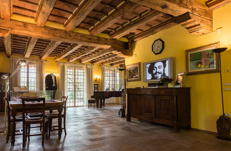 The quality of the audio system is a key feature of the home museum.