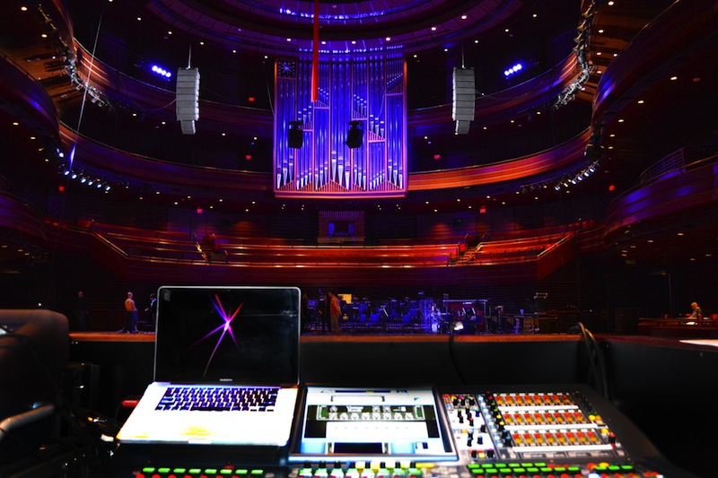 The VUE system with the Philly Pops featured two eight element al-8s with four under-hung al-4 elements. Photo: Bachrach Photography