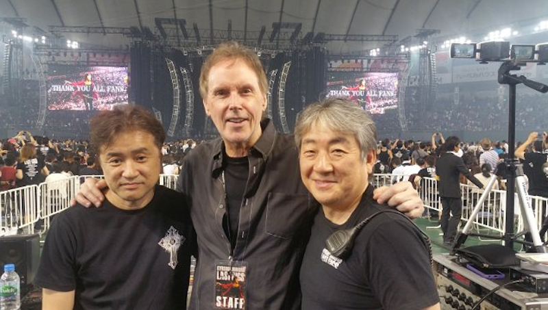 Measurement Works Co.Ltd’s Akitsugu Kemmotsu; FOH Engineer Kevin Elson; Hibino Sound. Co. Ltd’s Mitsunari ‘Saiji’ Gengoromaru.
