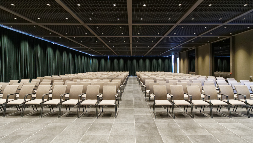 Besides the MU 9186 digital matrix, the system also comprises the UP 9504, UP 9502 and UP 9501 multichannel amplifiers, that are used in different coverage zones and all EN54-16 certified. The system is completed by PL 68EN, DU 50EN and BD 5EN speakers, all EN 54-24 certified.