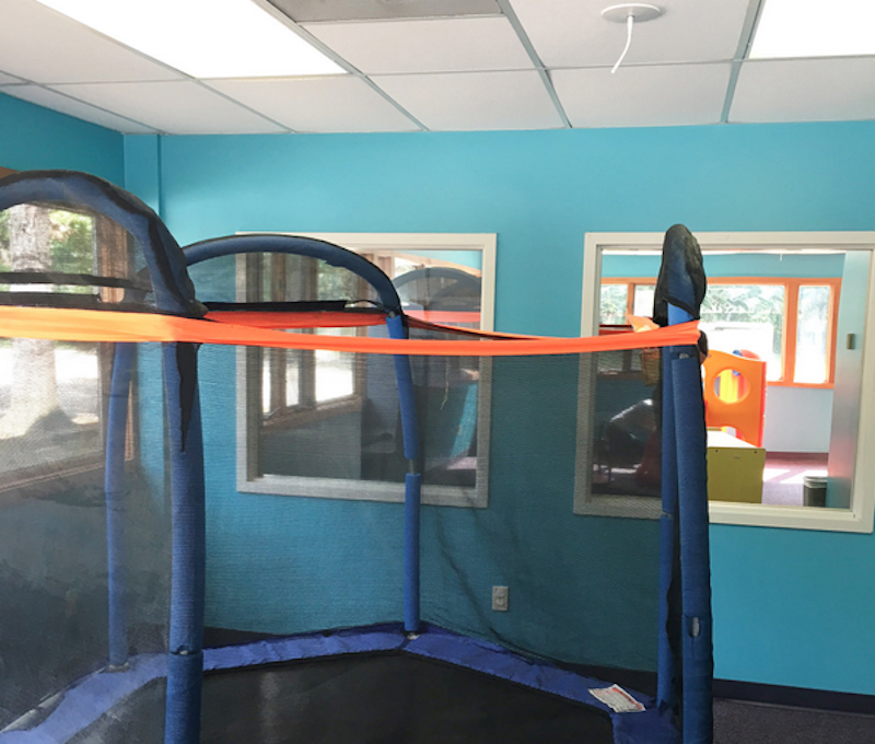 Audio-Technica Dante-enabled ATND931WH gooseneck ceiling mic, employed at the Akron Children’s Hospital Family Child Learning Center.