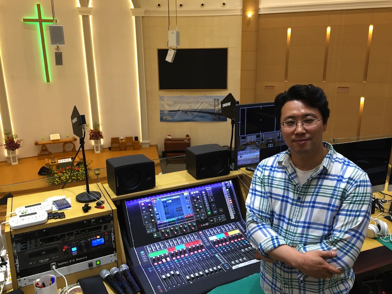 Pastor Yoonha Kim at the FOH.