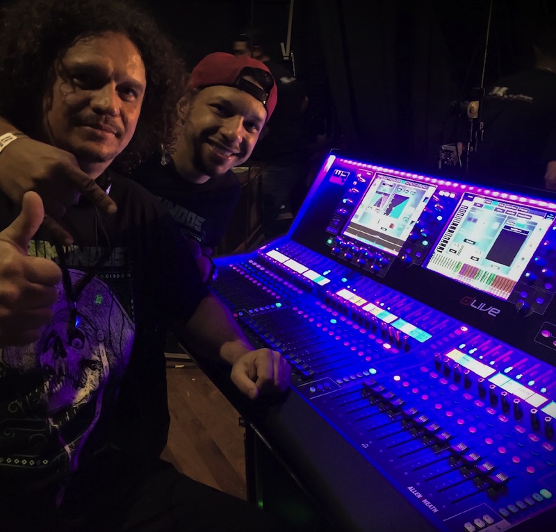 Monitor Engineer Edinho Rock and road crew Cassius Octani.