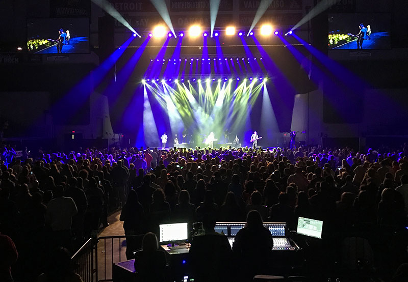 Frankie Ballard and 1000 Horses also performed