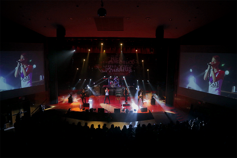 The Red Jumpsuit Apparatus performed at the North Syracuse Junior High Auditorium on March 31, with Civil Servants opening the show