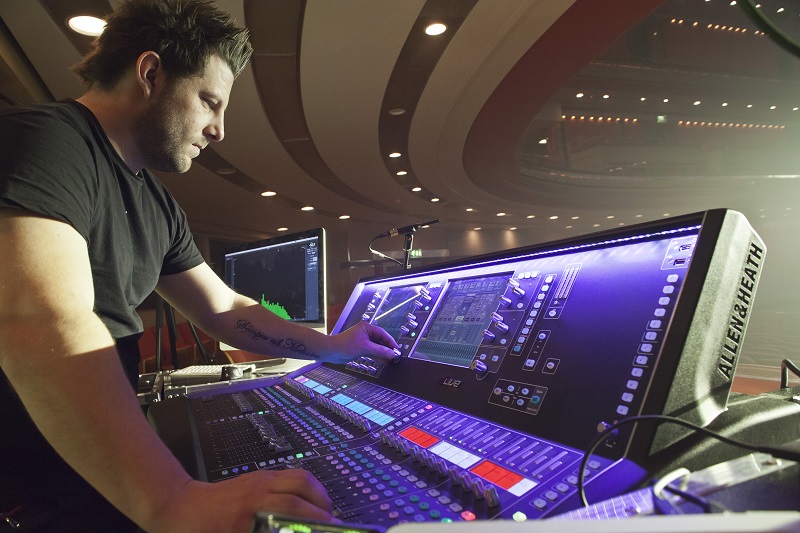 To address those demands production company Liz Hobbs Group relied on an Allen & Heath dLive S Class digital mixing system for its recent run of UK theatre shows.