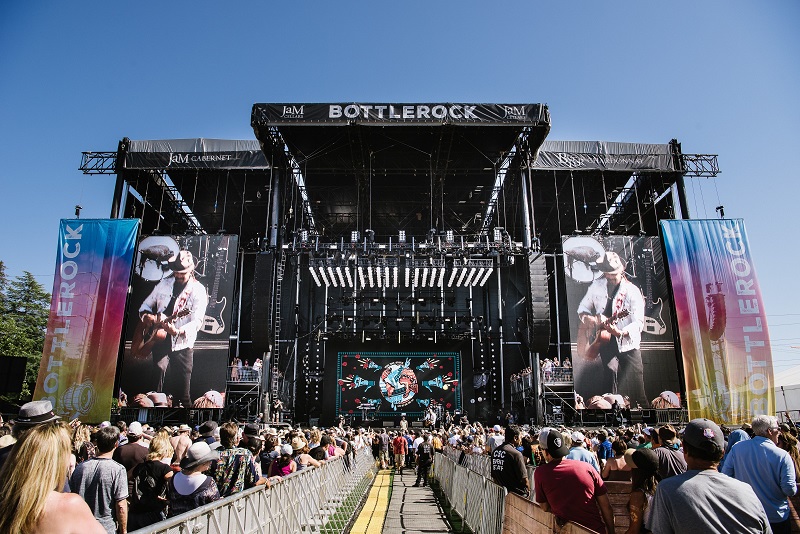 Delicate deployed a Martin Audio MLA system for the main Jam Cellars stage because of houses just a few hundred feet from stage right and the fact that the stage also faces downtown Napa 700 feet away. © Bob McClenahan