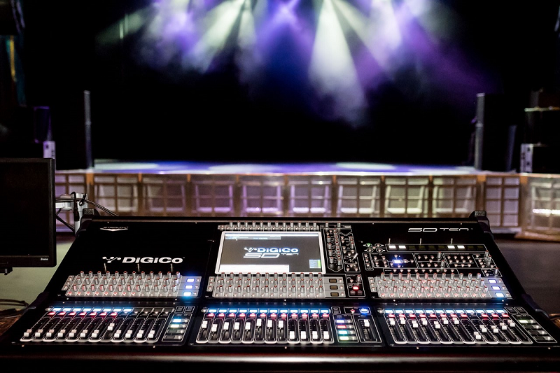 FOH at O2 Kenish Town North London (c) Caitlin Mogridge