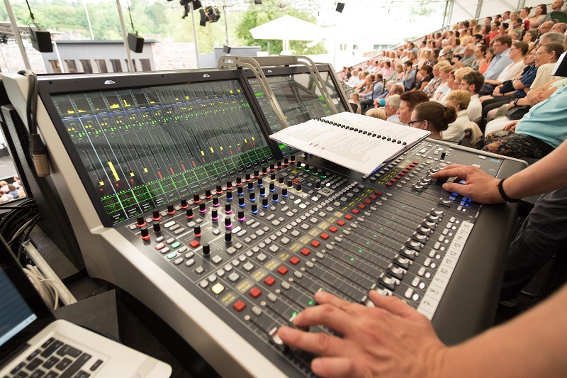 The new 24-fader mc²36 console is partnered with a Lawo Compact I/O unit and Waves SoundGrid® integration, which can be used to store plug-in parameters in snapshot and production files.