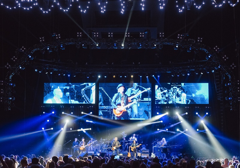 Firehouse Productions currently has a full L-Acoustics system out on the double-bill tour of Hall & Oates (pictured) and Tears For Fears (c) Sara Bill