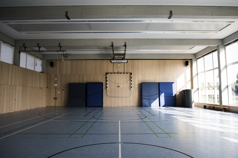 The four-point loudspeaker in the hall is designed for all types of use.