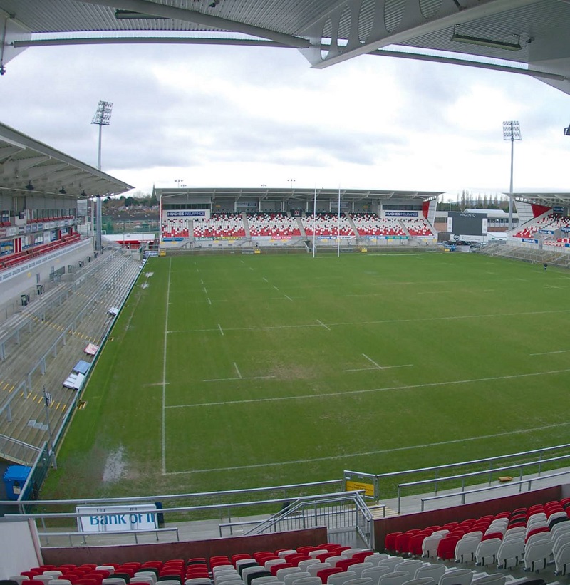 A distributed system of RCF P3115-T 15” 2-way coax cabinets encircle the stadium stands. Six clusters, each with two P3115-T, are mounted under the roof area of the Premium Stand, along with six sets on the new Grandstand. Four clusters are suspended under the roof lips of both end zone stands.
