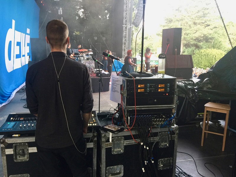 AXIS consists of a Mackie® DL32R™ 32-channel rack-mount digital mixer, mated with Mackie's DC16™ Dante™-enabled control surface and Master Fader wireless control app for iPhone and iPad.