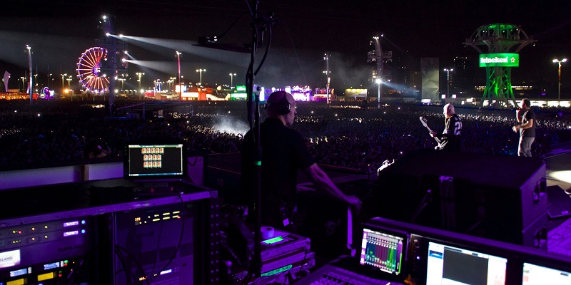 Monitor engineer Pasi Hara at FOH