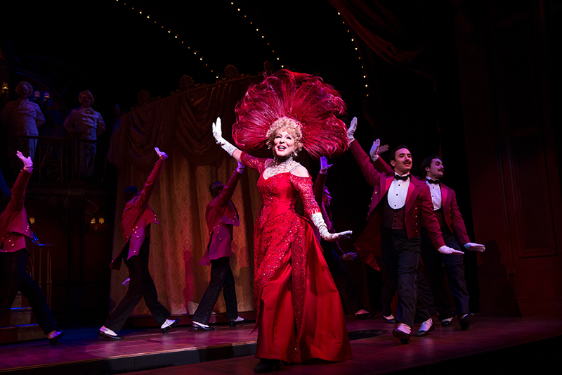 Bette Midler in 'HELLO' (c) Julieta Cervantes