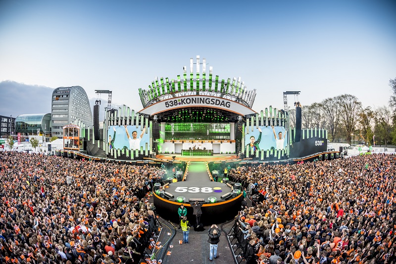 The 538 Koningsdag event is put on by Holland’s 538 radio network and hosted by some of the country’s top radio DJs. Each year, the lineup features a diverse array of pop, EDM, hip-hop, R&B, and more. That included the likes of Armin Van Buuren, Jay Sean, Gavin DeGraw, Maan, and many others for the 2017 edition. (c) Jorrit Lousberg