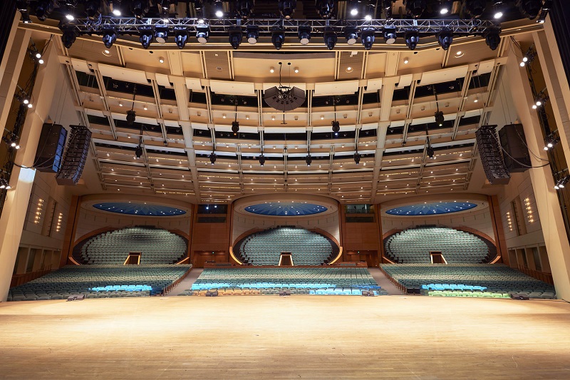 To meet the often conflicting audio and production needs and stay within a very tight budget, Clearwing turned to a large system centered on Kara and Kiva enclosures from L-Acoustics.