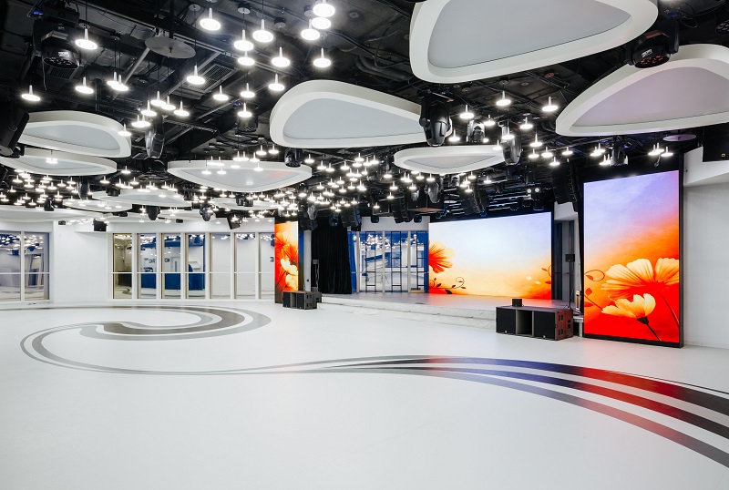 Mercury Space Moscow sits on the 40th floor of Mercury City Tower in the Russian capital.