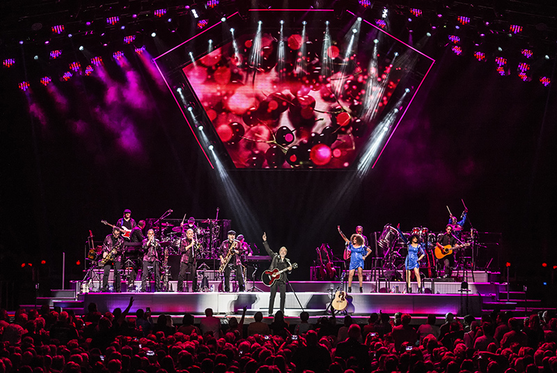 After performing in the U.S. from April to August, the tour headed to the U.K. and Europe in September and October. Pictured here, Neil Diamond performs at the Ziggo Dome in Amsterdam on Sept. 10, 2017. Photo by Andreas Terlaak
