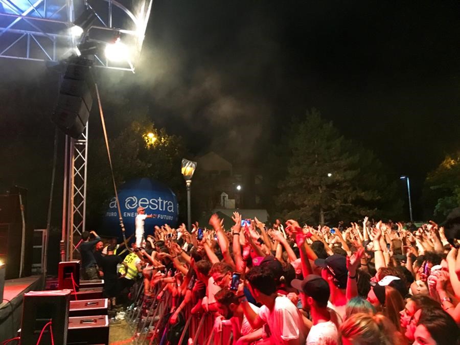 Breaking from their prior system, show organizers tapped Sinergie Group, to provide PA and stage monitor support using a VUE al-12 based system. According to Livio Spallino, Sinergie’s experience using VUE with the headline acts made their engineers, and the resident sound technician’s decision to switch to VUE clear.
