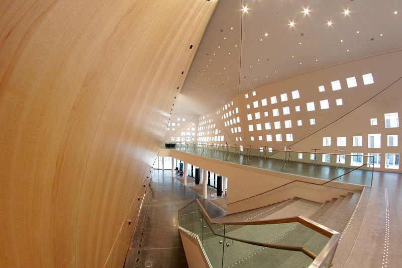 Constellation instantly creates the ideal acoustical ambience, whether augmenting speech clarity for presentations and drama or extending a rich, natural reverberation envelope for orchestral and choral concerts.