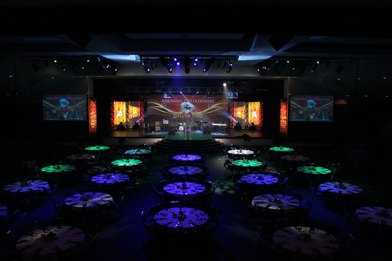 Horner Hall, inside the Hot Springs Convention Center in Hot Springs, Arkansas, features a Bose Professional ShowMatch™ loudspeaker system.