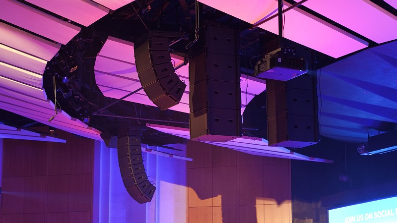 The Met Church’s Jones Road campus in Houston, TX, recently received an AV upgrade including Bose Professional ShowMatch™ DeltaQ™ array loudspeakers. Pictured: A smaller center localization array is flown in between the main left/right arrays. Two flown subwoofer arrays are placed behind the center array, facing each other to create a cardioid pattern.