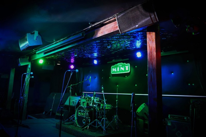 The new, all- VUE system consists of h-208 self-powered modules as mains, a-10 two-way passive systems as fills, and a pair of as-418 floor-mounted subwoofers. A single V6-d VUEDrive Systems Engine provides power and processing for the subwoofers.