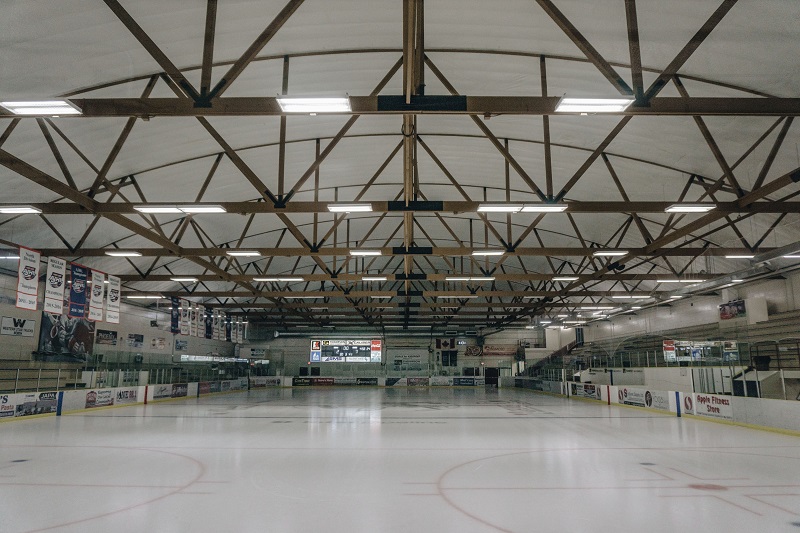 The Grant Fuhr Arena, part of the “Agrena” complex in Edmonton, Alberta, featuring an audio system composed of RoomMatch® Utility loudspeakers and PowerMatch networked amplifiers from Bose Professional.