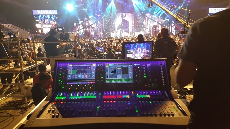 dLive in position at Champion of Songs